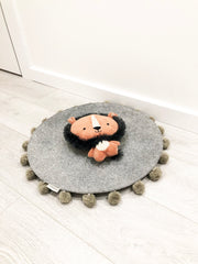 Saveplace® flexibele grijze wollen ronde huisdiermat, huisdiermand met grote pom poms